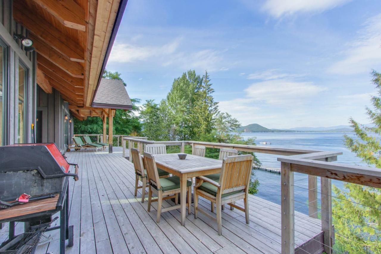 Bottle Bay Lakefront Lodge サンドポイント エクステリア 写真