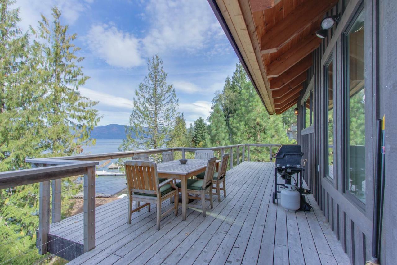 Bottle Bay Lakefront Lodge サンドポイント エクステリア 写真